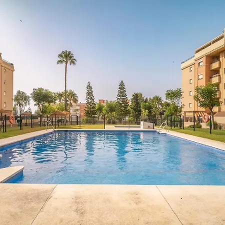 Relax In The Terrace! 4 Bedrooms - Huge Private Terrace - Swimming Pool - Walking Distance To The Beach! * Torremolinos