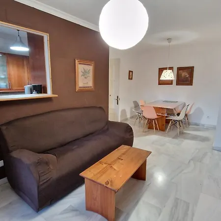 Apartment Relax In The Terrace! 4 Bedrooms - Huge Private Terrace - Swimming Pool - Walking Distance To The Beach! Torremolinos