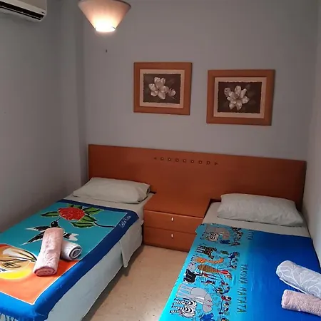 Relax In The Terrace! 4 Bedrooms - Huge Private Terrace - Swimming Pool - Walking Distance To The Beach! * Torremolinos